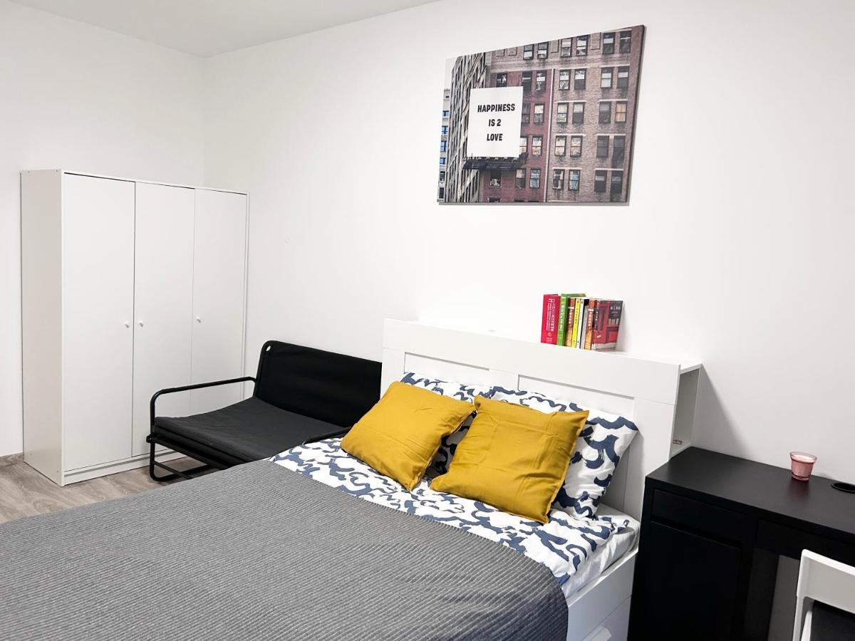 New 2022 Family&Friends Downtown Ac 3Br 2Ba Free Parking Big Balcony Near Metro&Train Station Self Check-In Apt Budapest Luaran gambar