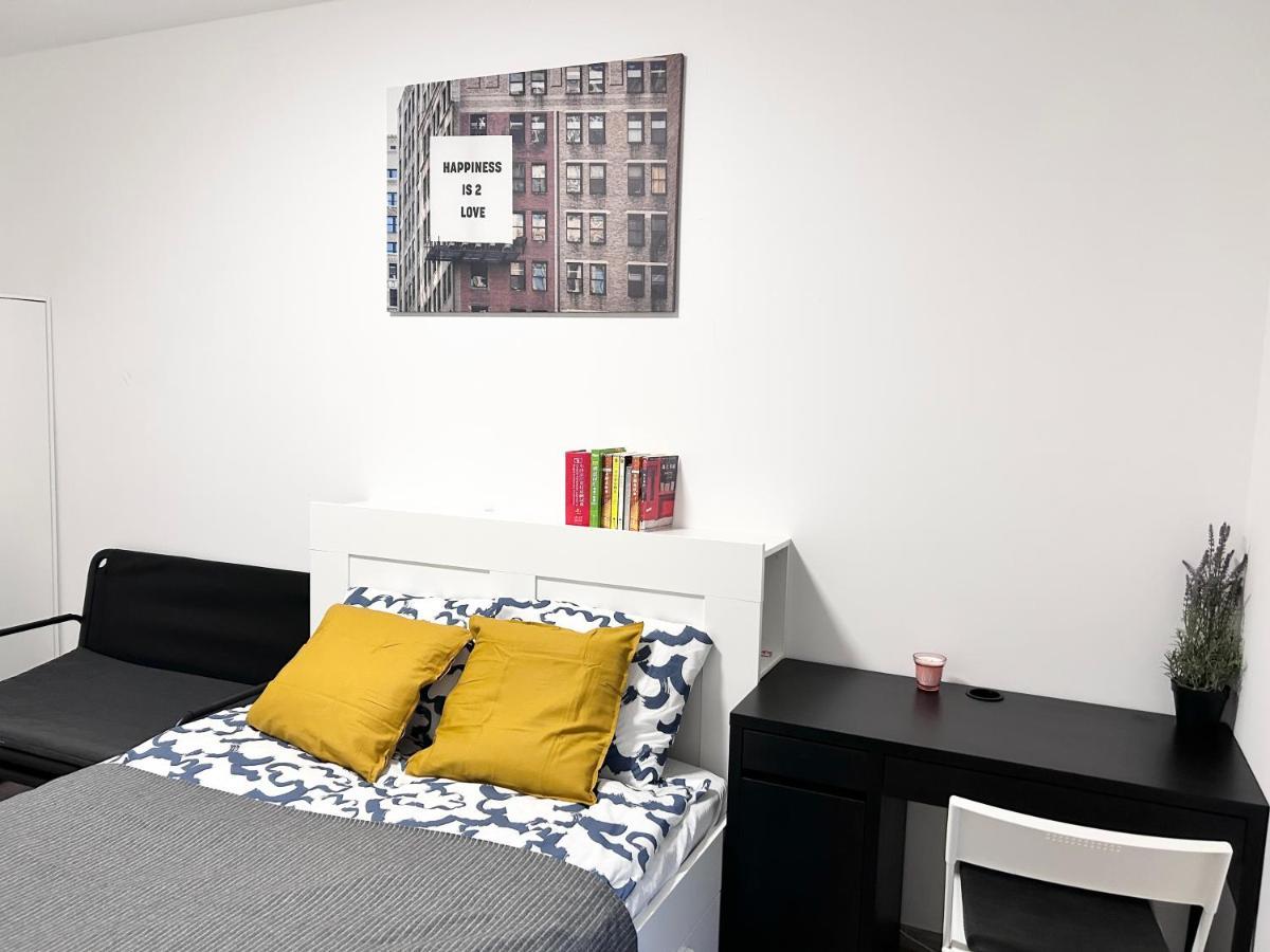 New 2022 Family&Friends Downtown Ac 3Br 2Ba Free Parking Big Balcony Near Metro&Train Station Self Check-In Apt Budapest Luaran gambar