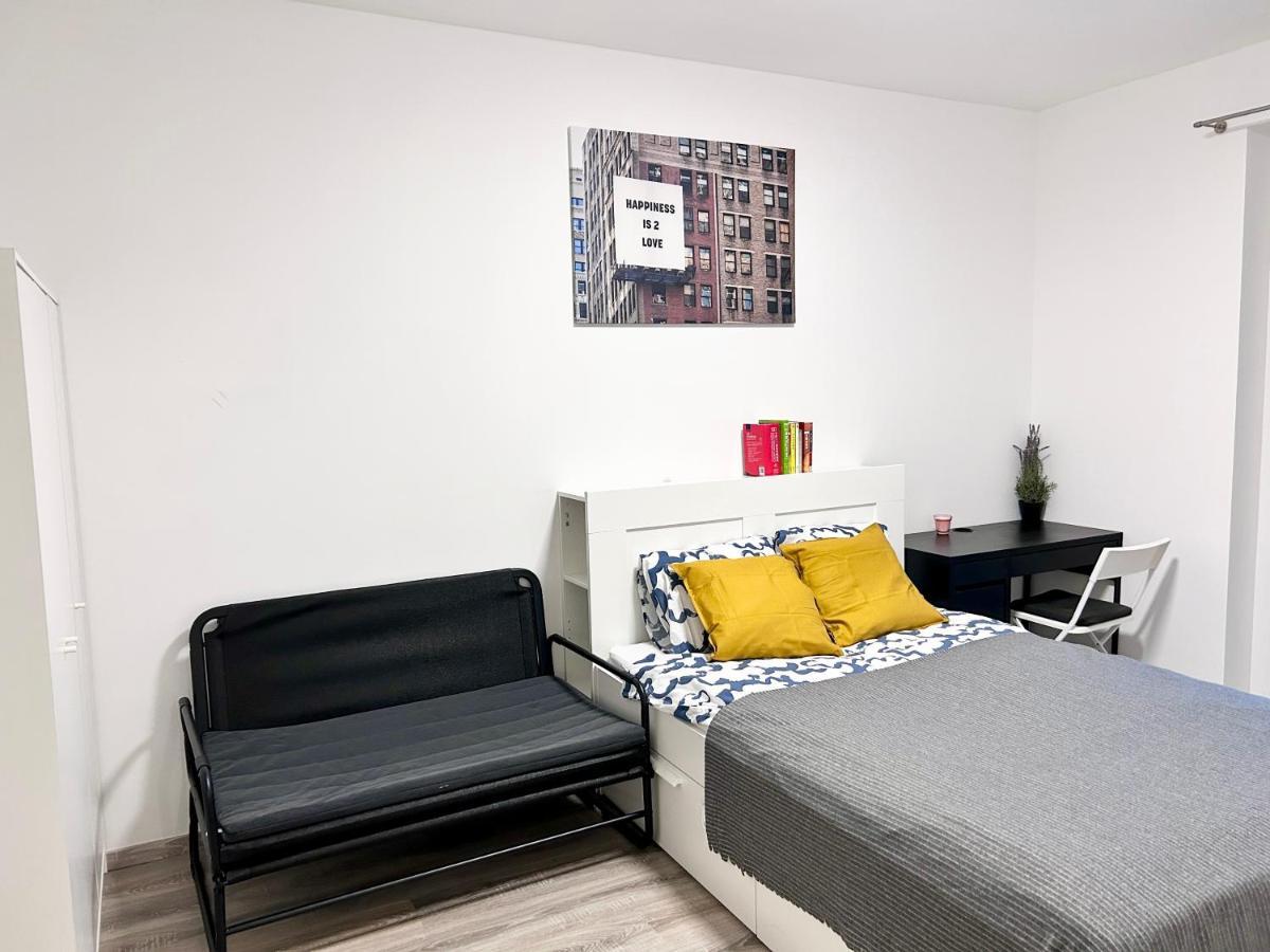 New 2022 Family&Friends Downtown Ac 3Br 2Ba Free Parking Big Balcony Near Metro&Train Station Self Check-In Apt Budapest Luaran gambar