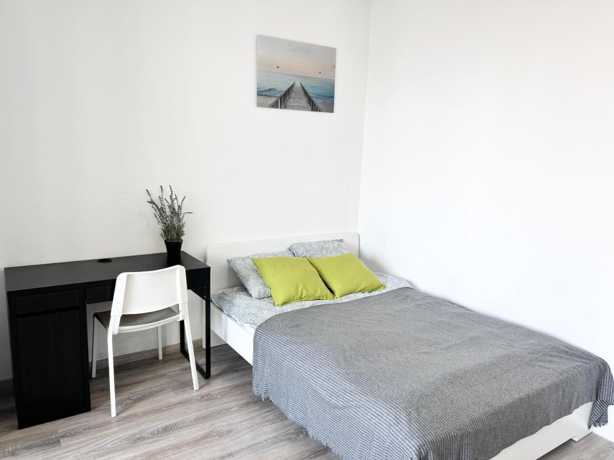 New 2022 Family&Friends Downtown Ac 3Br 2Ba Free Parking Big Balcony Near Metro&Train Station Self Check-In Apt Budapest Luaran gambar