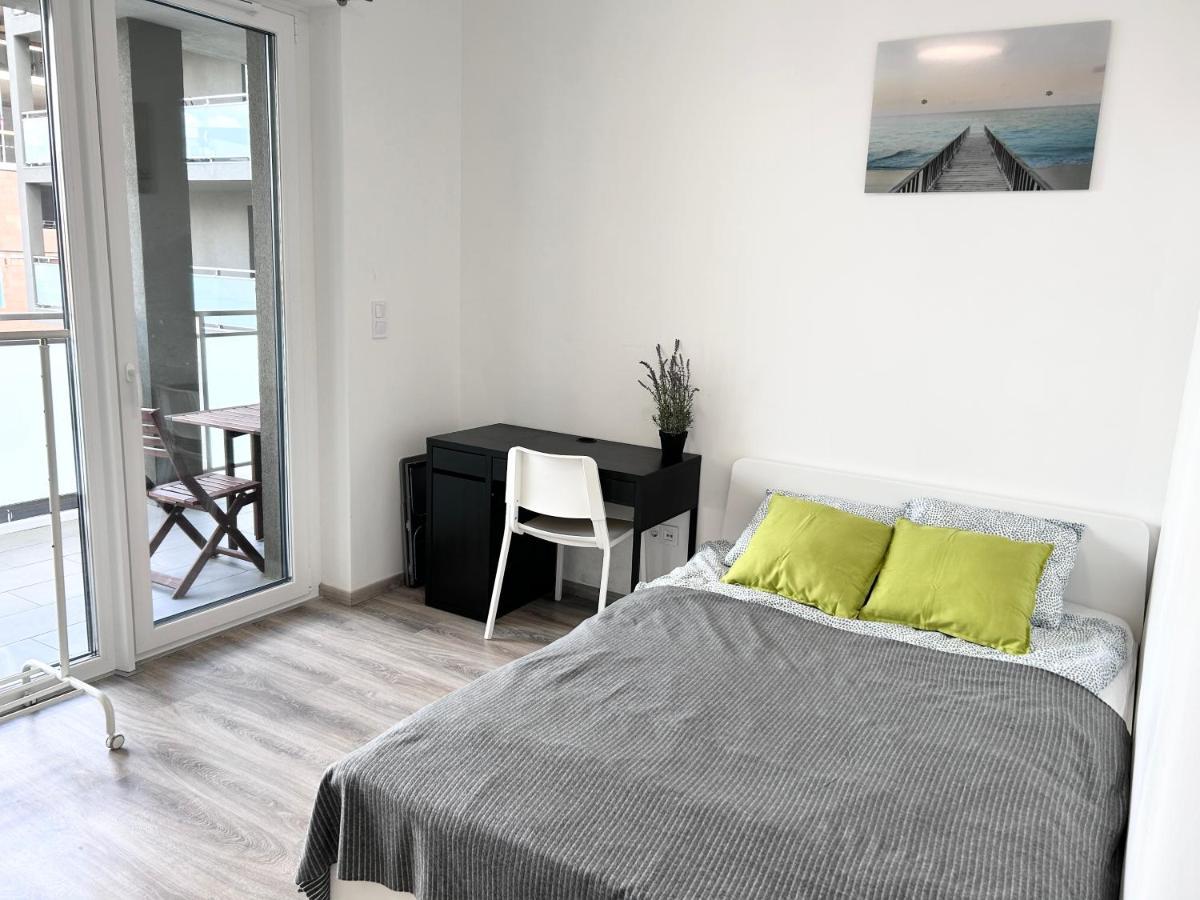 New 2022 Family&Friends Downtown Ac 3Br 2Ba Free Parking Big Balcony Near Metro&Train Station Self Check-In Apt Budapest Luaran gambar