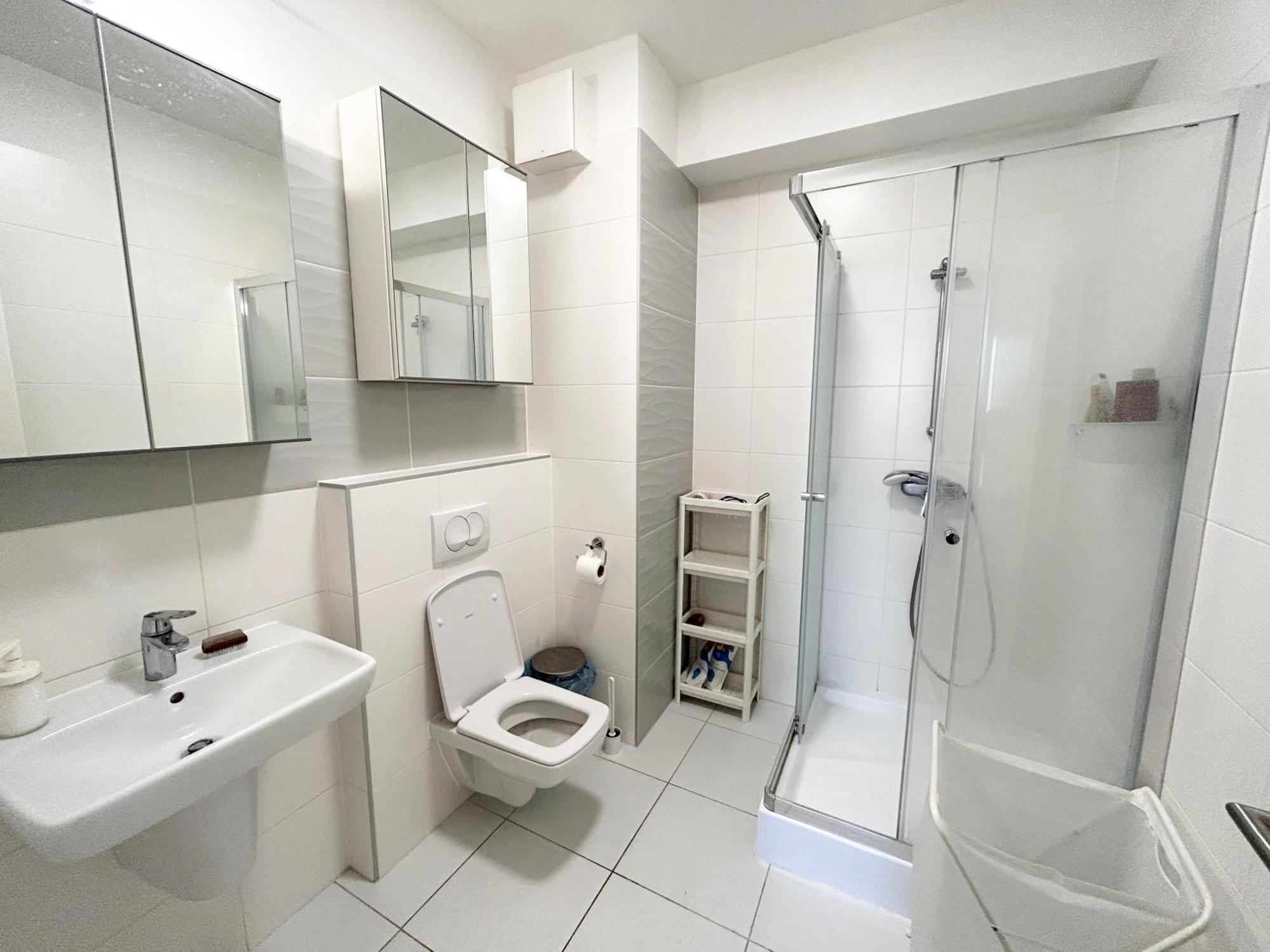 New 2022 Family&Friends Downtown Ac 3Br 2Ba Free Parking Big Balcony Near Metro&Train Station Self Check-In Apt Budapest Luaran gambar
