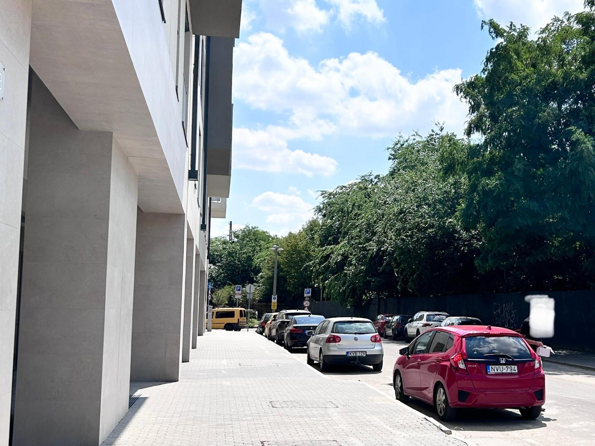 New 2022 Family&Friends Downtown Ac 3Br 2Ba Free Parking Big Balcony Near Metro&Train Station Self Check-In Apt Budapest Luaran gambar